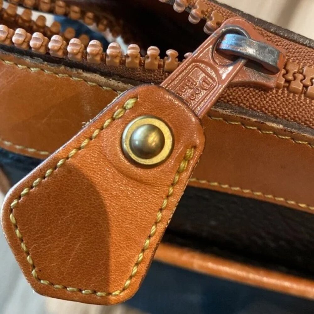 🎥 Vintage ♡ Dooney & Bourke ♡ All Weather Leather Briefcase / Messenger Bag - Picture 16 of 16